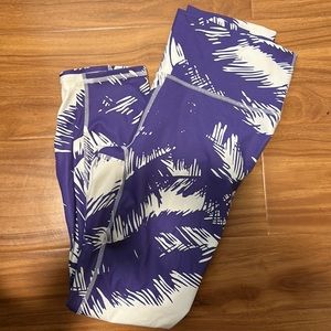 Fabletics High Waisted ⅞ Leggings